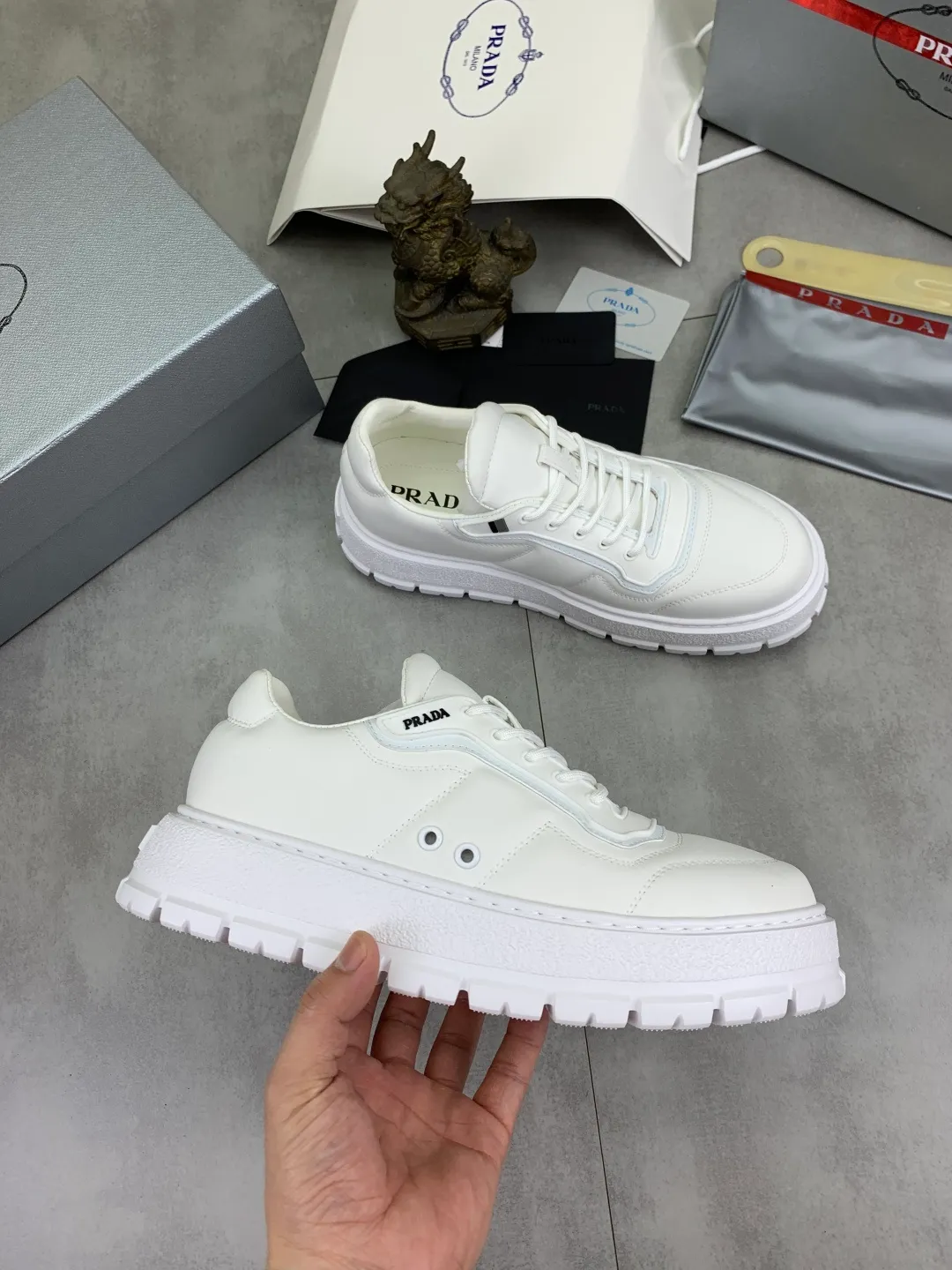 Men's men's shoes 💰P580💰 [New style] popular models are on the official website, 🆘 Trendy brand (Prada) mainly promotes popular models, avant-garde and versatile fashionable men's shoes private version mold opening, cowhide surface splicing 1:1.. Fashionable and simple, original imported cowhide lining cowhide feet; the atmosphere and personality are more fashionable, eye-catching and pursuing class. It will subvert the old idea and be a must-have for fashionistas with you! Must keep it for yourself! Tall and comfortable, large and low, high-end quality workmanship. Number of yards: 38-45 4️⃣optional.